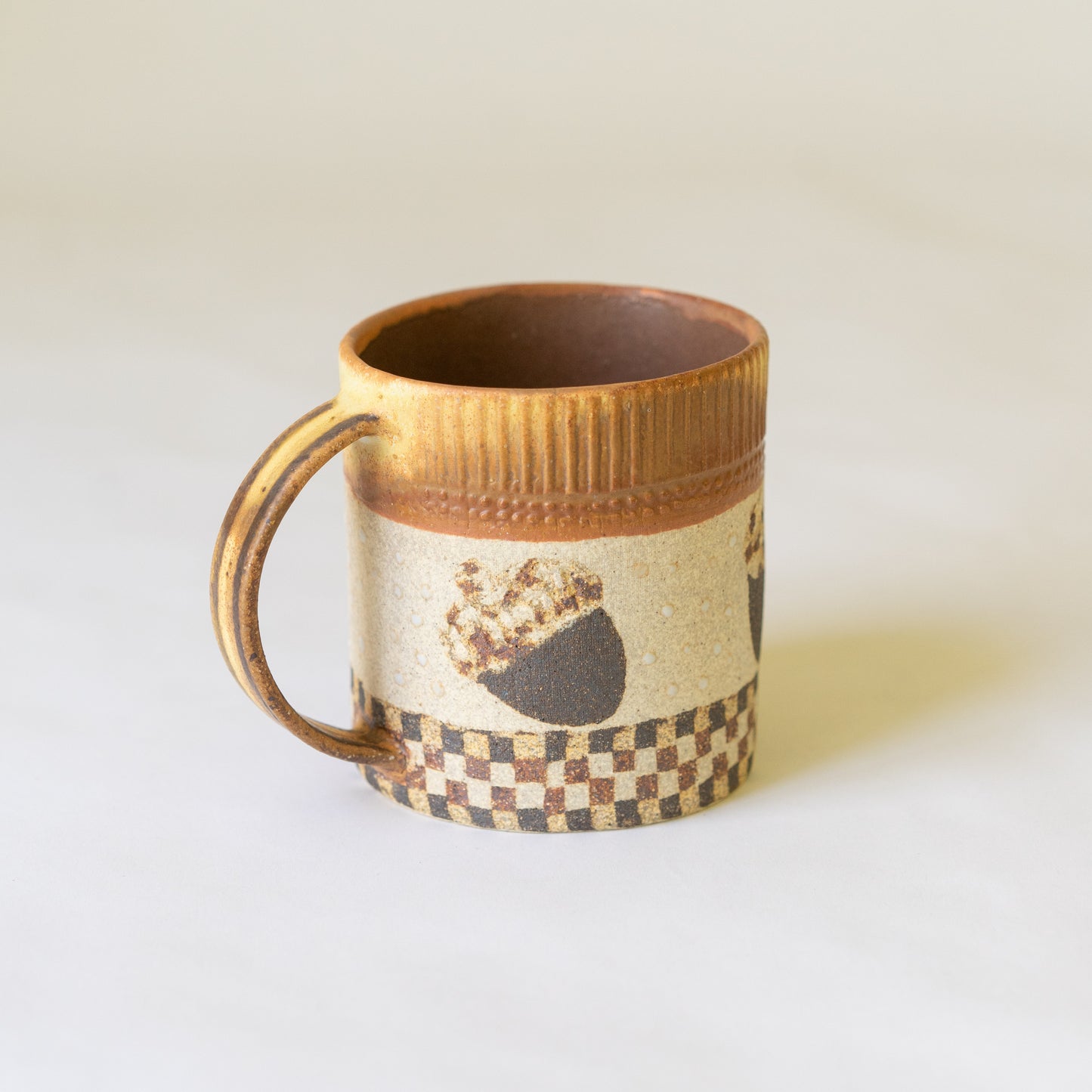 clay collage mug xl - acorns